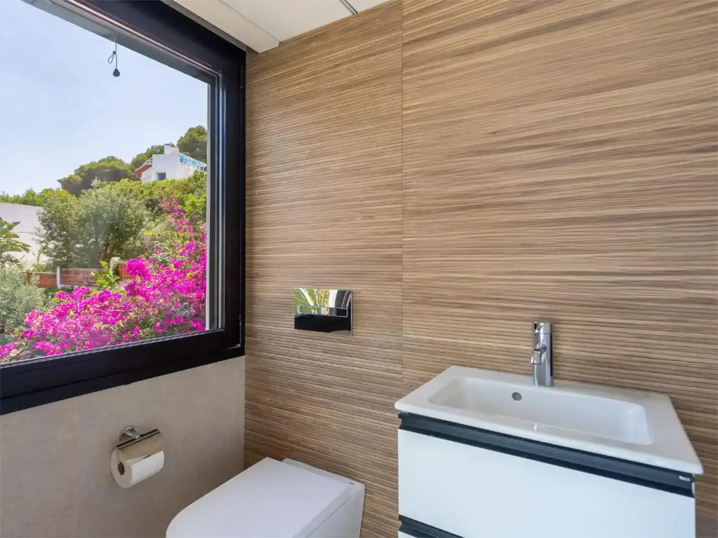 Bathroom of Flat for rent in Dénia  with Air Conditioner, Private garden and Storage room