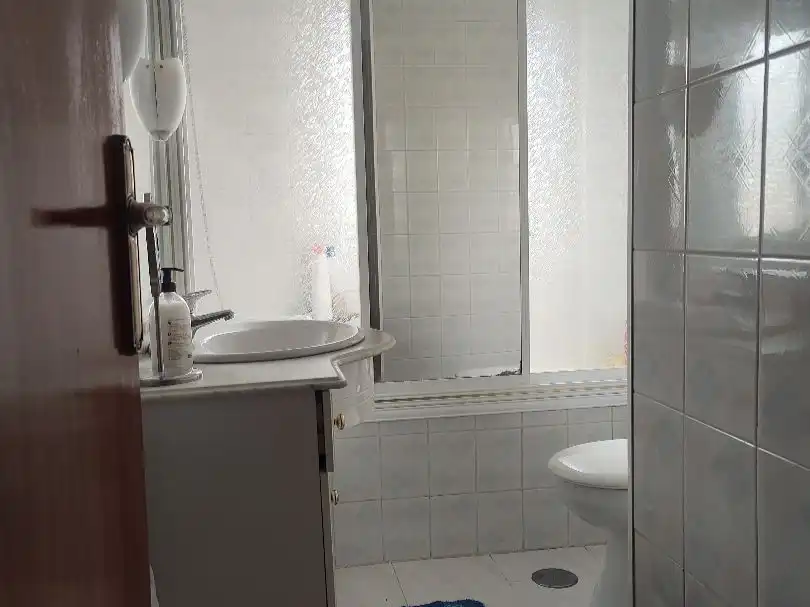 Baño de Casa o chalet en venta en La Guardia con Calefacción, Terraza y Trastero