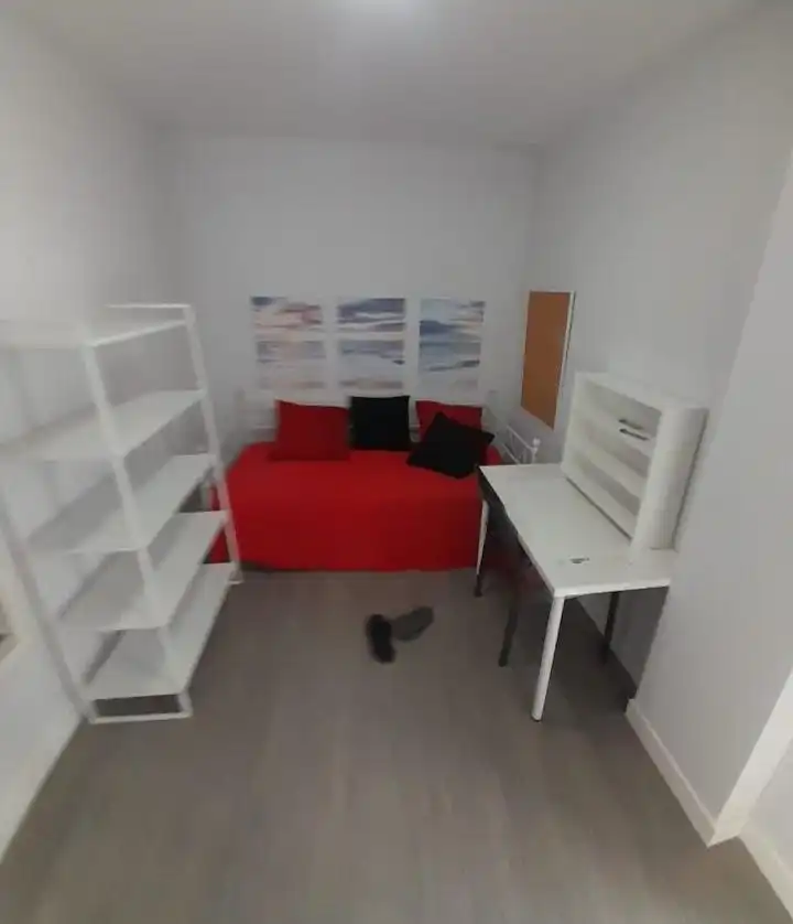 Habitación de Piso de alquiler en Almería con Terraza, Amueblado y Piscina comunitaria