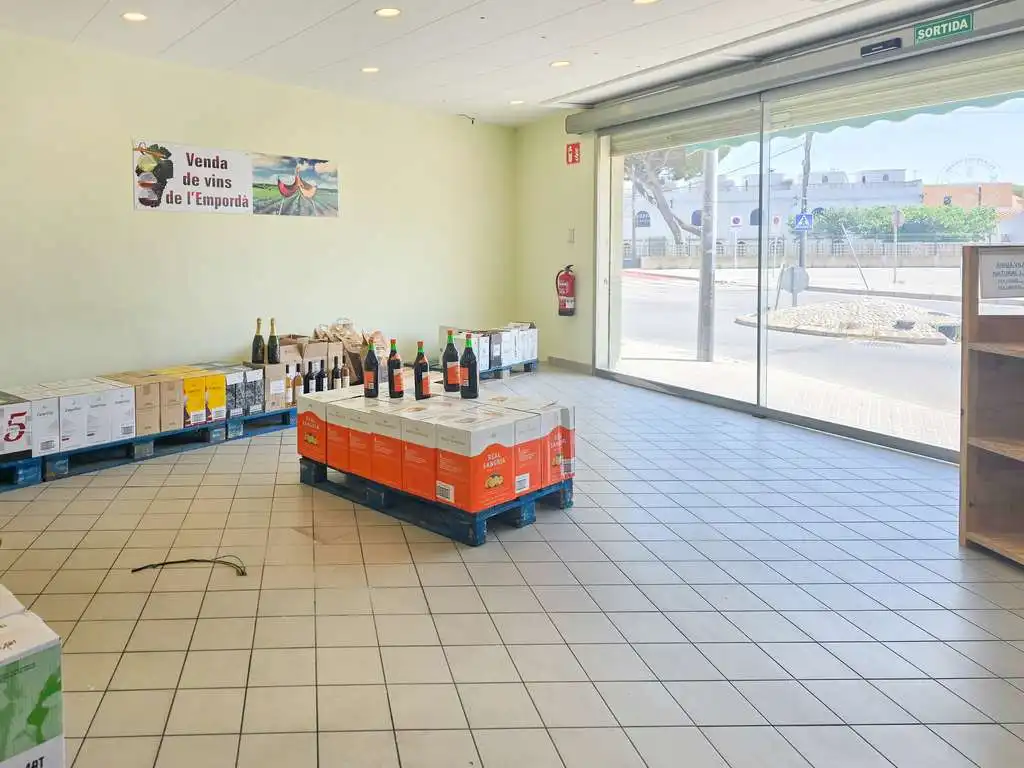 Local comercial en venda a Riells, imagen 4
