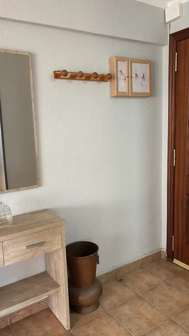 Dormitori de Apartament de lloguer en Vigo  amb Calefacció, Parquet i Moblat