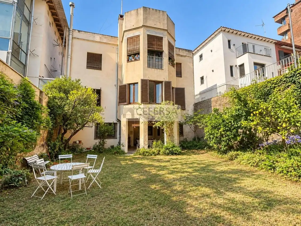 House with garden for sale in calle de Freixa