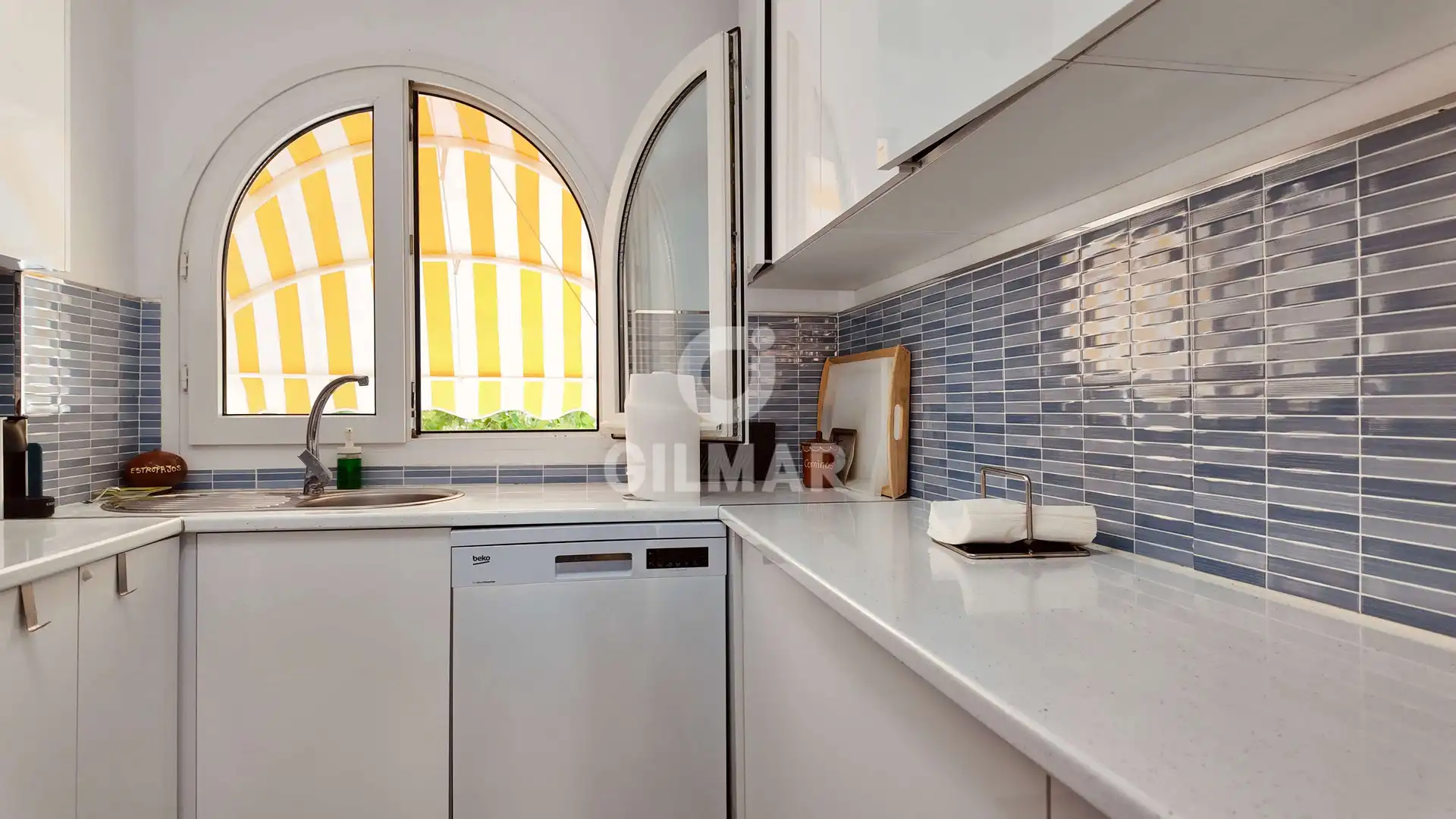 Cocina de Ático en venta en Torremolinos con Calefacción, Jardín privado y Trastero