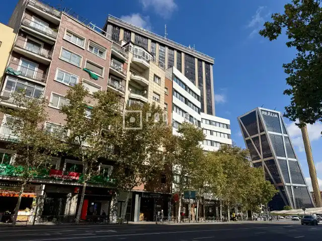 Vista exterior de Pis en venda en Tetuán