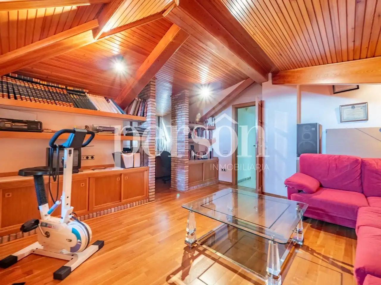 Sala d'estar de Casa o xalet en venda en Chiva amb Aire condicionat, Calefacció i Jardí privat