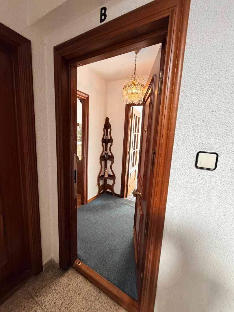 Piso en venta en Torrelavega  con Parquet, Amueblado y Horno