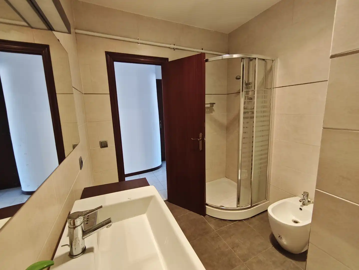 Baño de Piso en venta en Barcelona con Calefacción, Terraza y Trastero