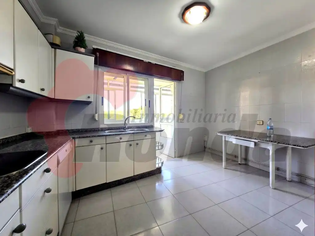 Cuina de Casa o xalet en venda en Lugo