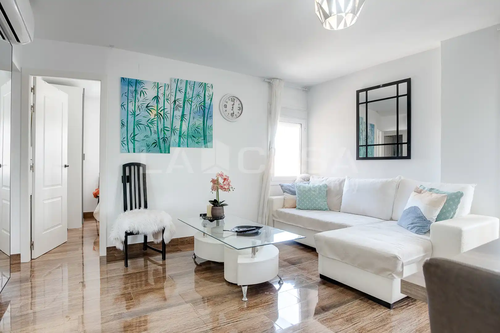 Sala de estar de Piso en venta en L'Hospitalet de Llobregat con Balcón