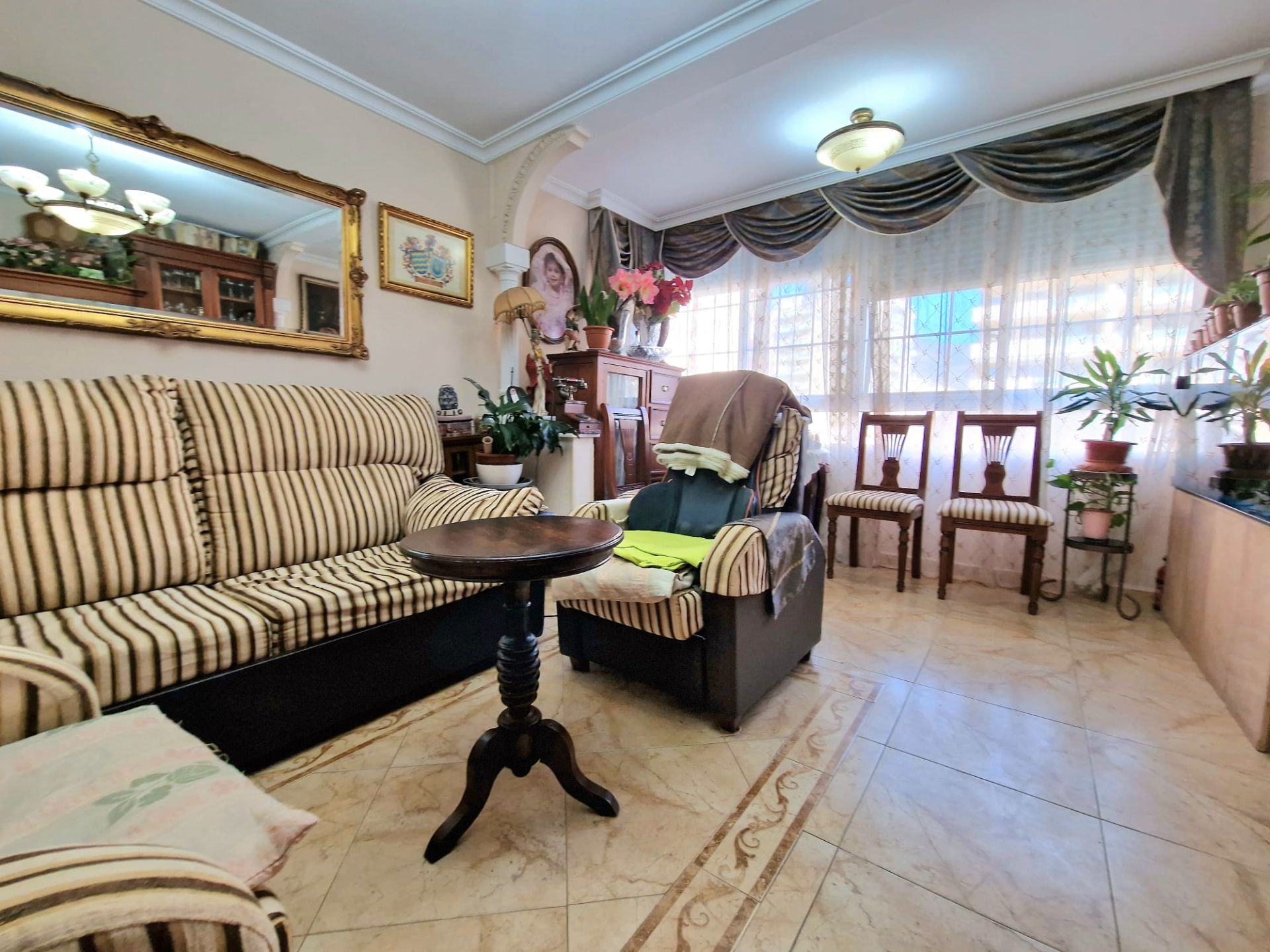 Living room of Flat for sale in Fuengirola  with Air Conditioner, Heating and Storage room