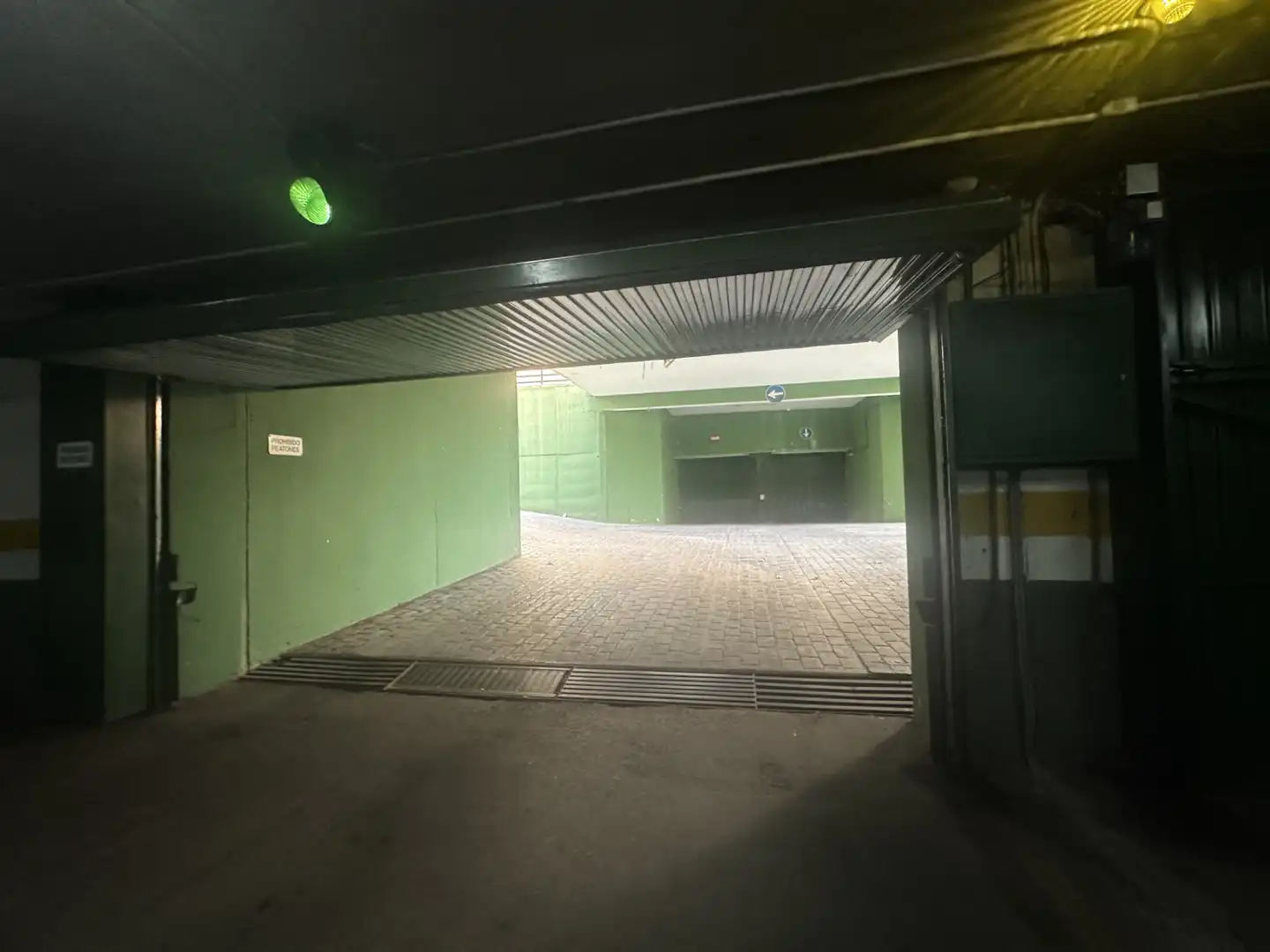 Aparcament de Pis en venda en Madrid amb Aire condicionat, Calefacció i Jardí privat