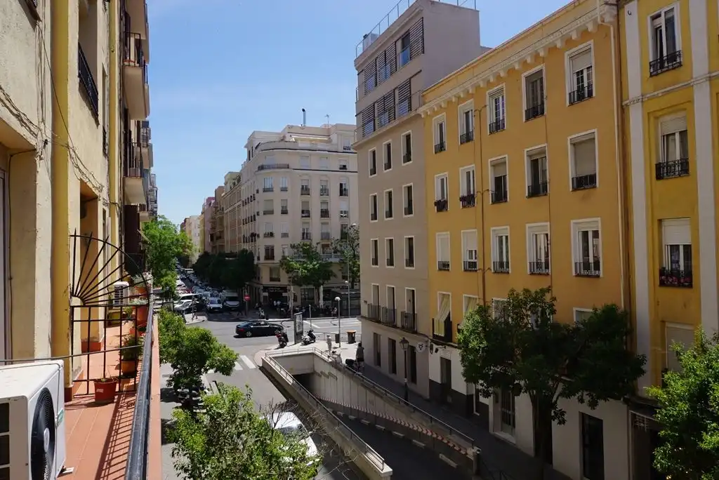 Flat with terrace to rent in Calle de Menorca 23, imagen 8