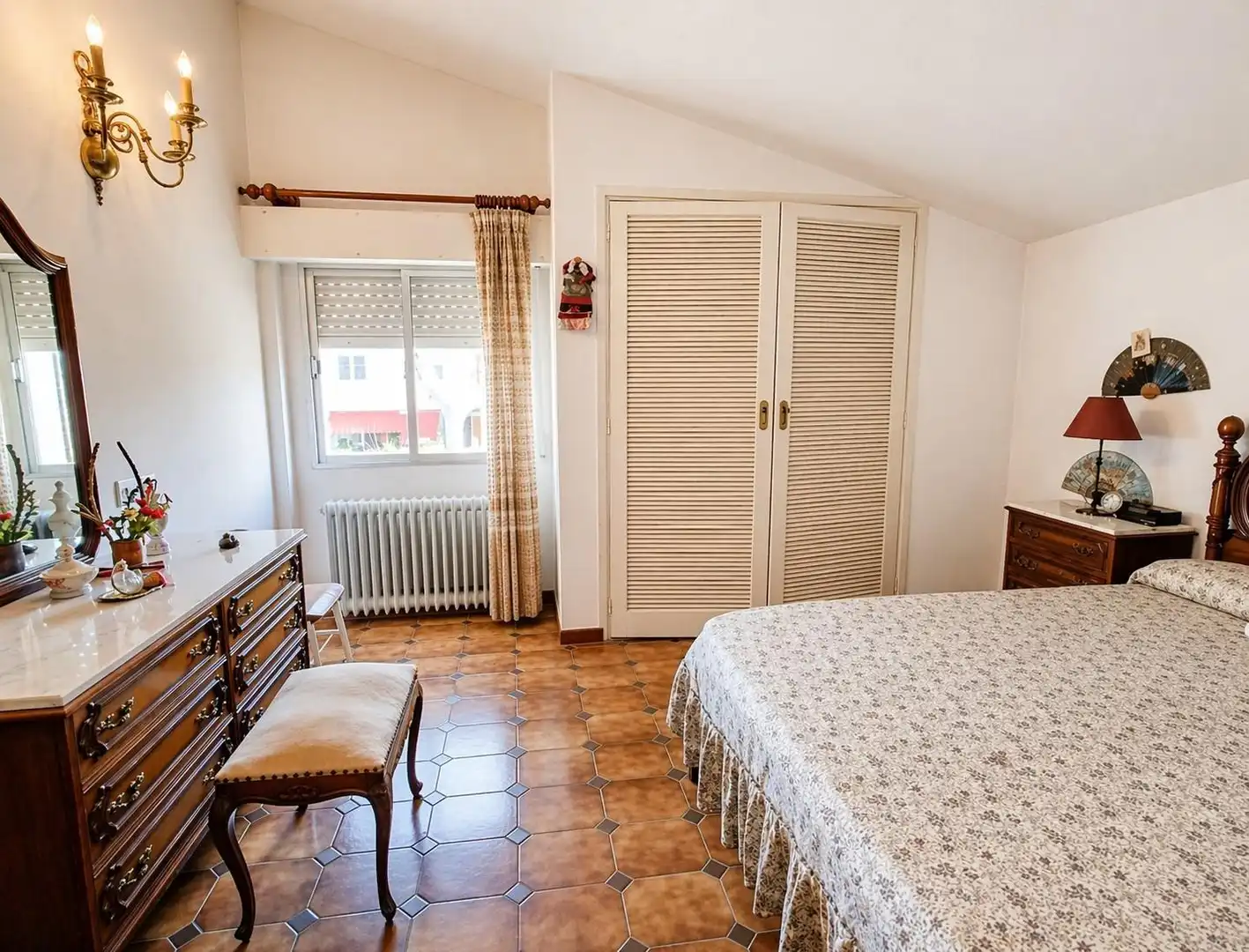 Habitación de Casa o chalet en venta en Pozuelo de Alarcón con Calefacción