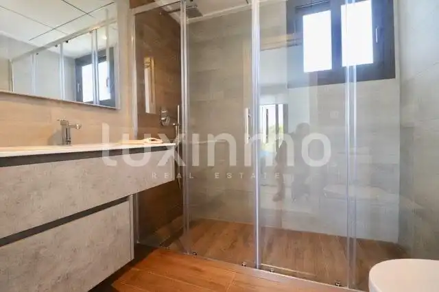 Casa aparellada amb piscina en venda a Coloma, imagen 16