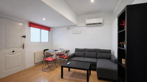 Foto 2 de Planta baja de alquiler en Calle San Benito, Almenara -Ventilla,  Madrid Capital