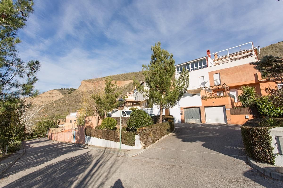 Single-family semi-detached for sale in Urbanizacion LOS ABETOS, 5, Cenes de la Vega