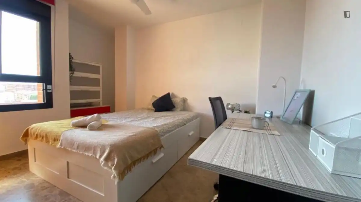 Habitació a Sant Llorenç - Zona Alfahuir