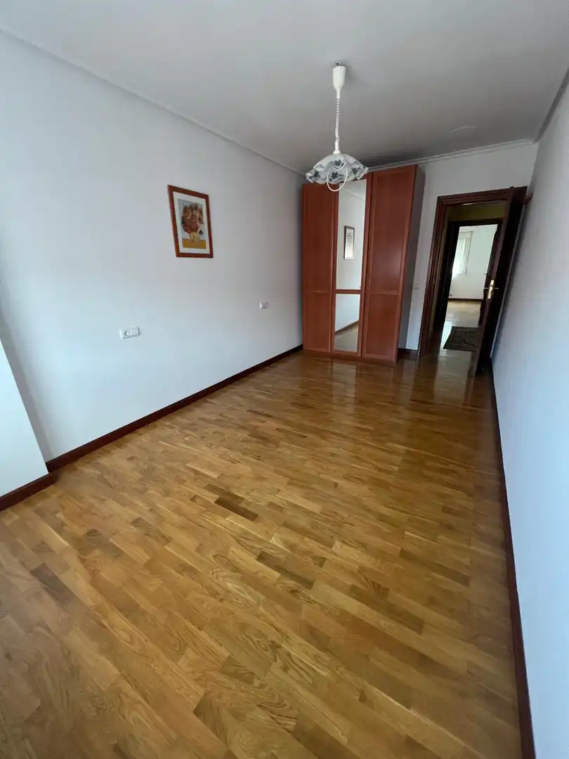 Piso en venta en  Logroño con Calefacción, Parquet y Terraza