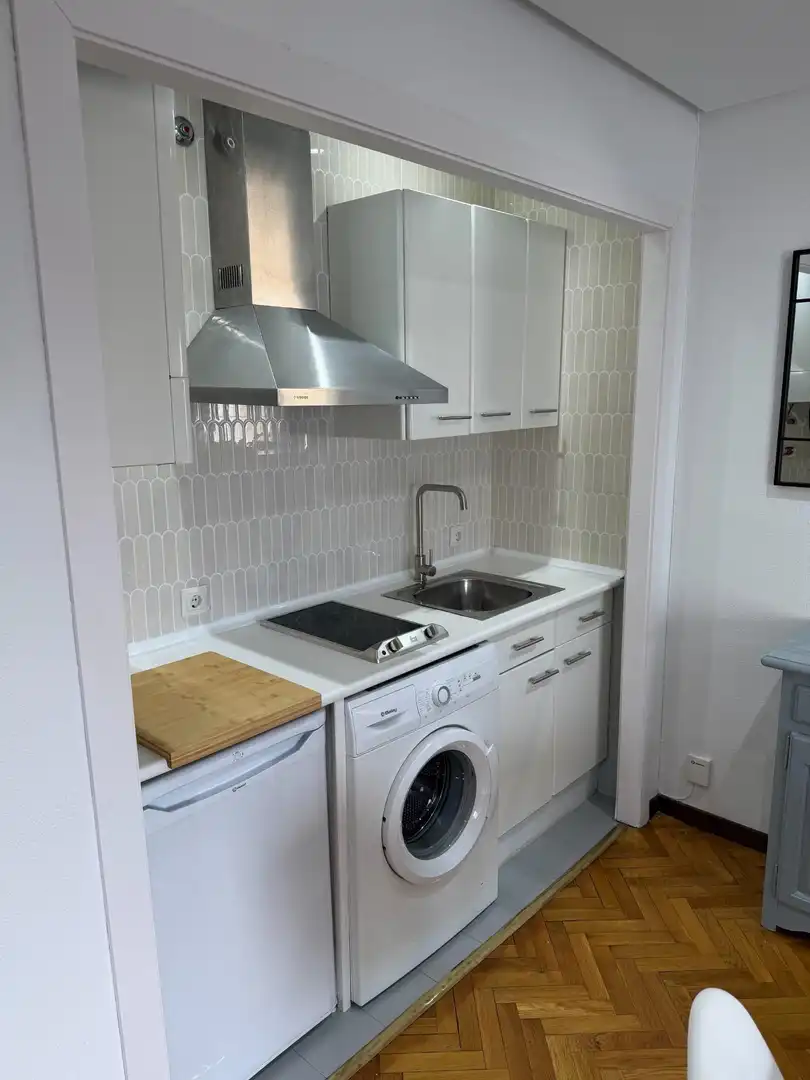 Küche von Wohnung zur Miete in Madrid mit Klimaanlage, Heizung und Parkett
