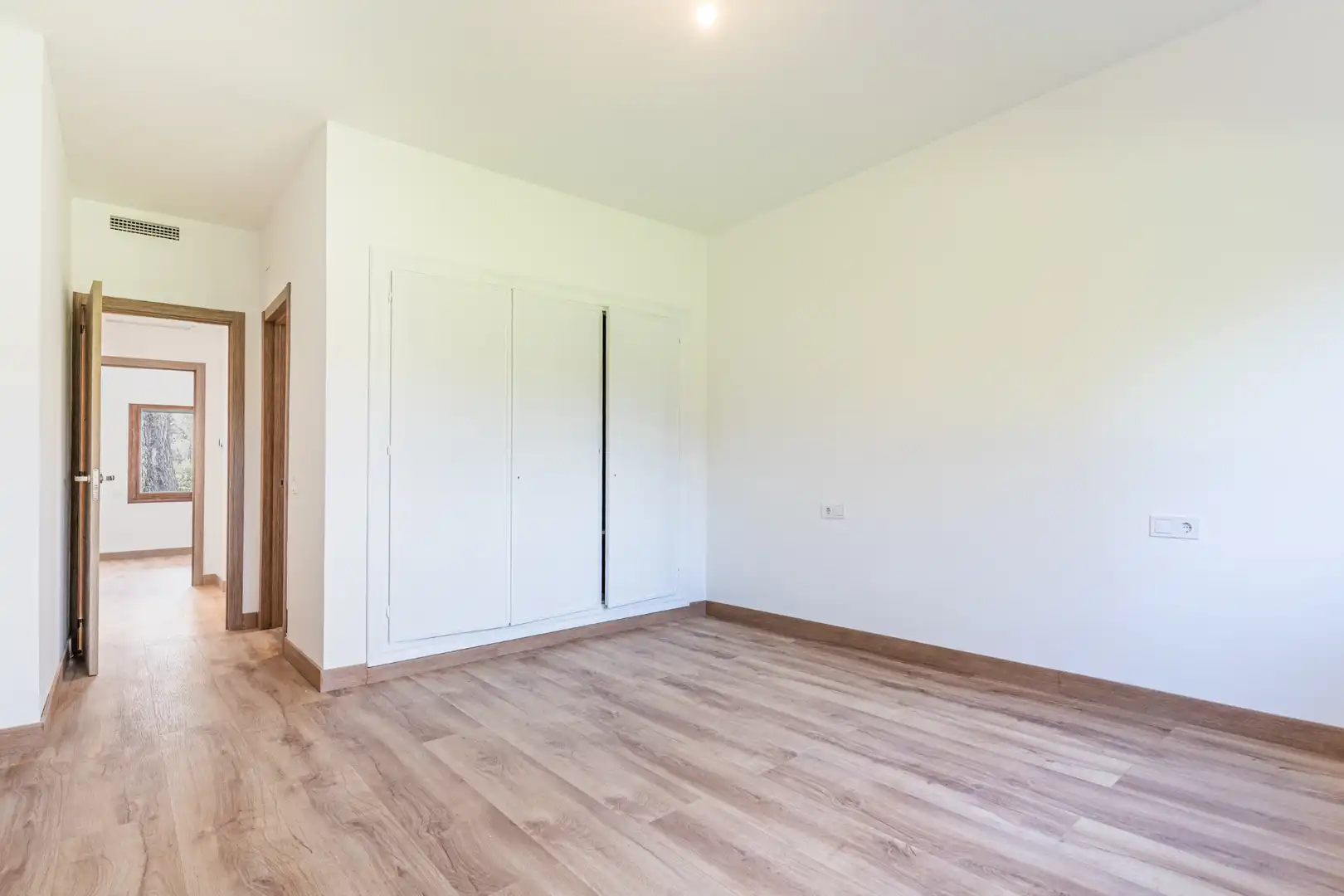Bedroom of Houses for sale in Villanueva de la Cañada  with Air Conditioner, Heating and Private garden