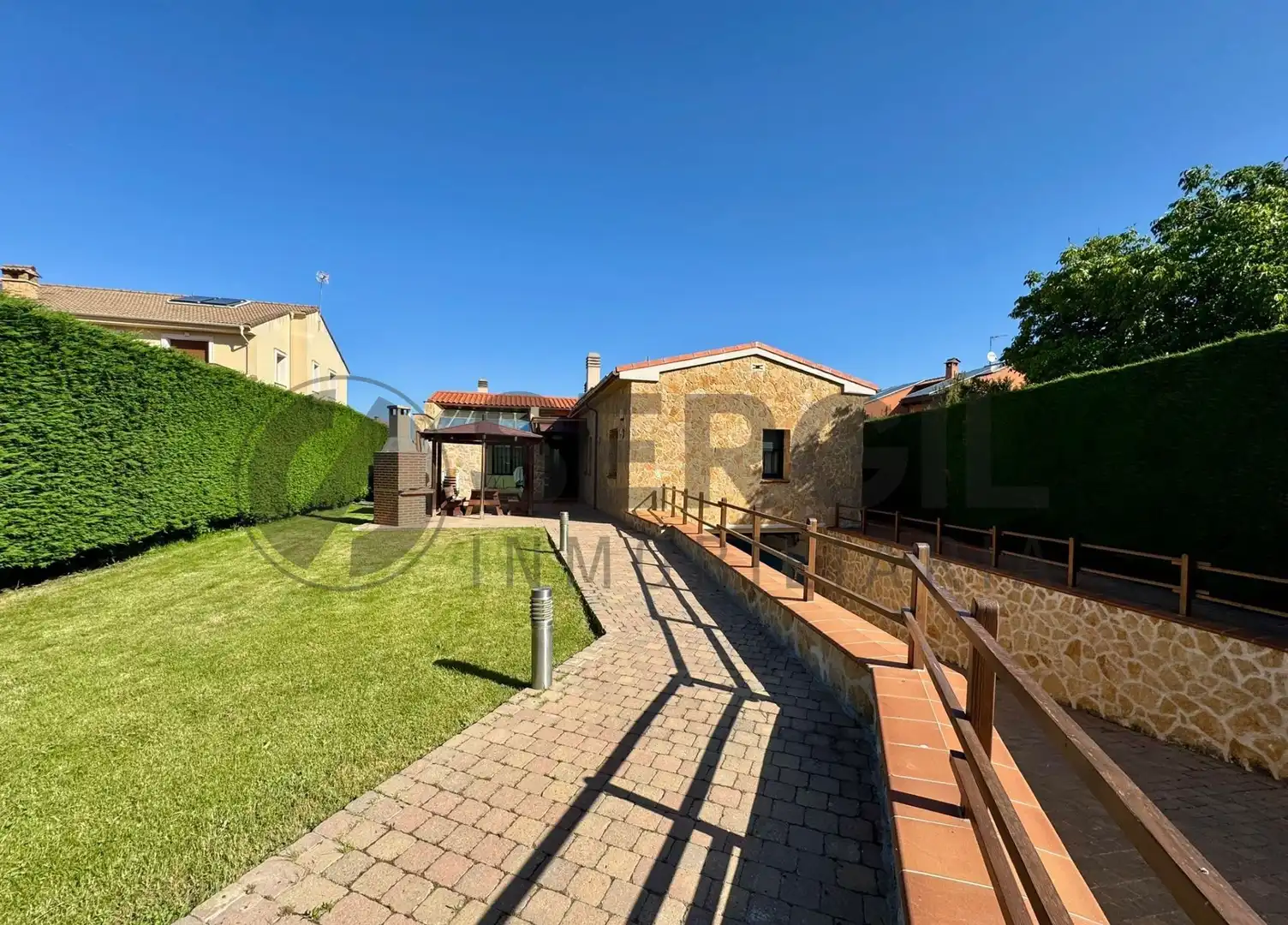 Jardí de Casa o xalet en venda en Palazuelos de Eresma amb Calefacció, Jardí privat i Traster