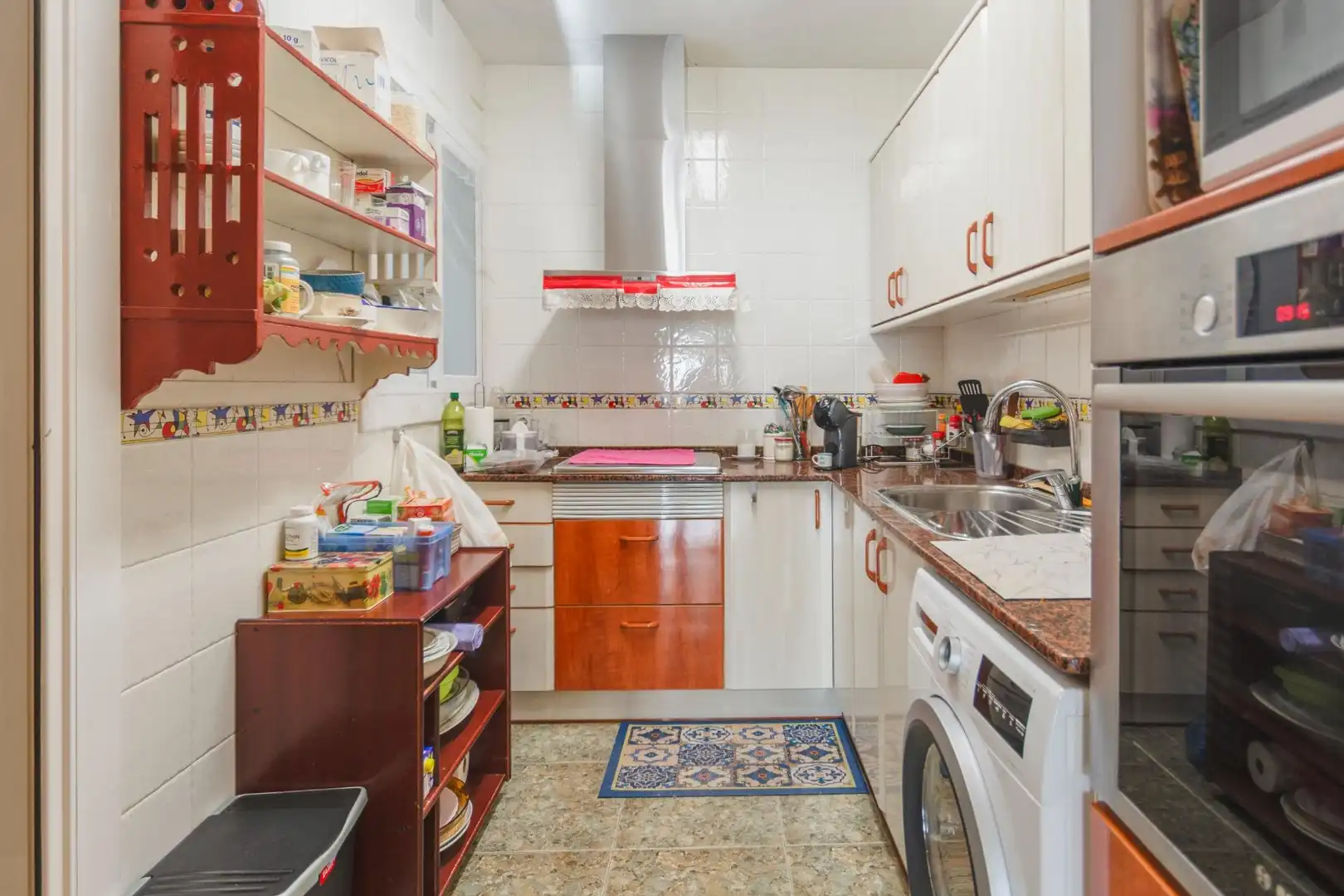 Cuina de Pis en venda en Barcelona amb Aire condicionat, Terrassa i Balcó