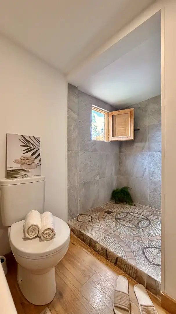 Badezimmer von Haus oder Chalet zum Verkauf in Tarragona mit Heizung, Privatgarten und Parkett