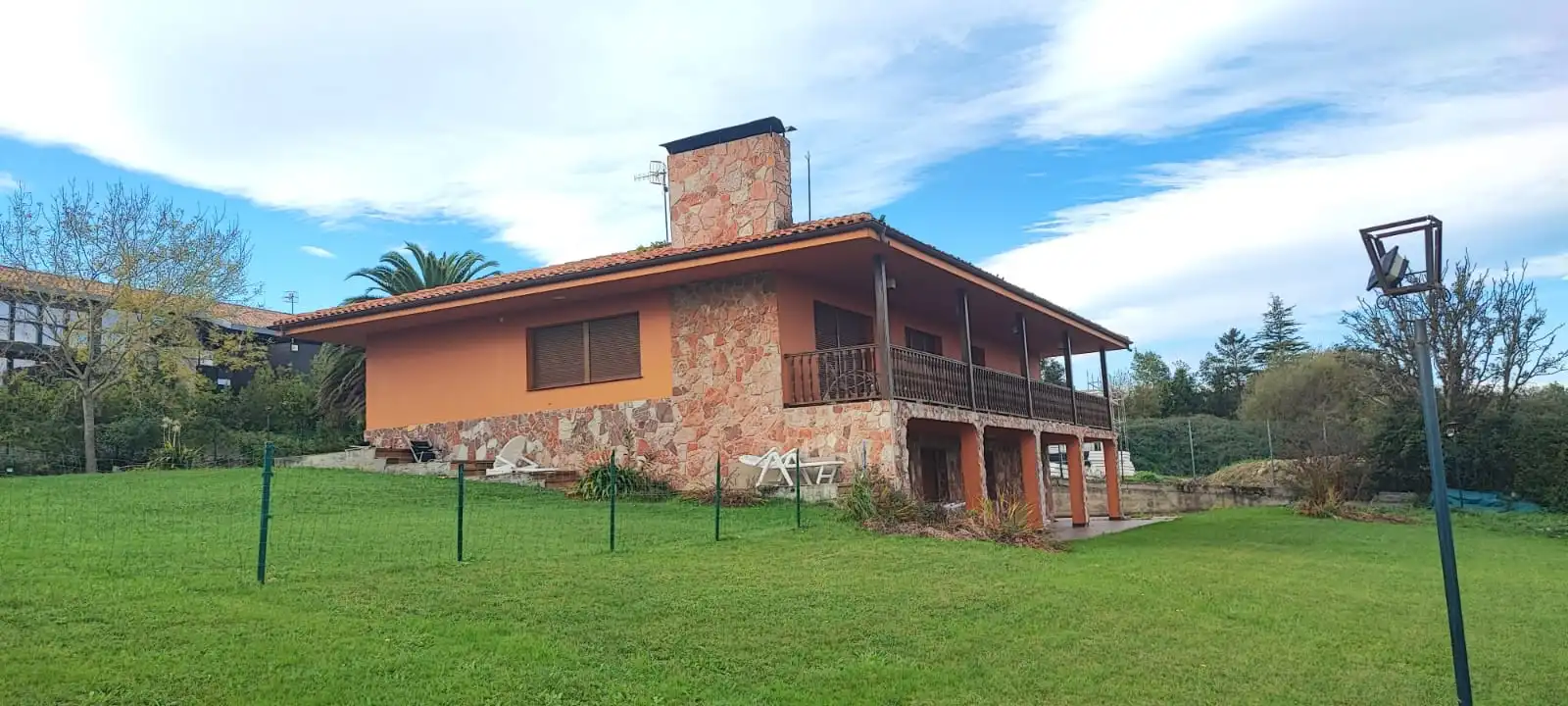 Außenansicht von Country house zum Verkauf in Llanes mit Heizung, Privatgarten und Terrasse