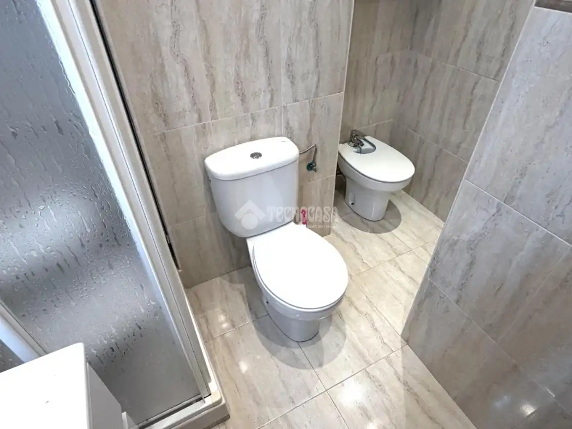 Bany de Pis en venda en Valencia amb Aire condicionat i Balcó