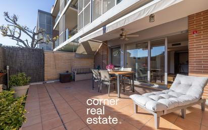 Exterior view of Planta baja for sale in Sant Cugat del Vallès  with Air Conditioner, Heating and Private garden