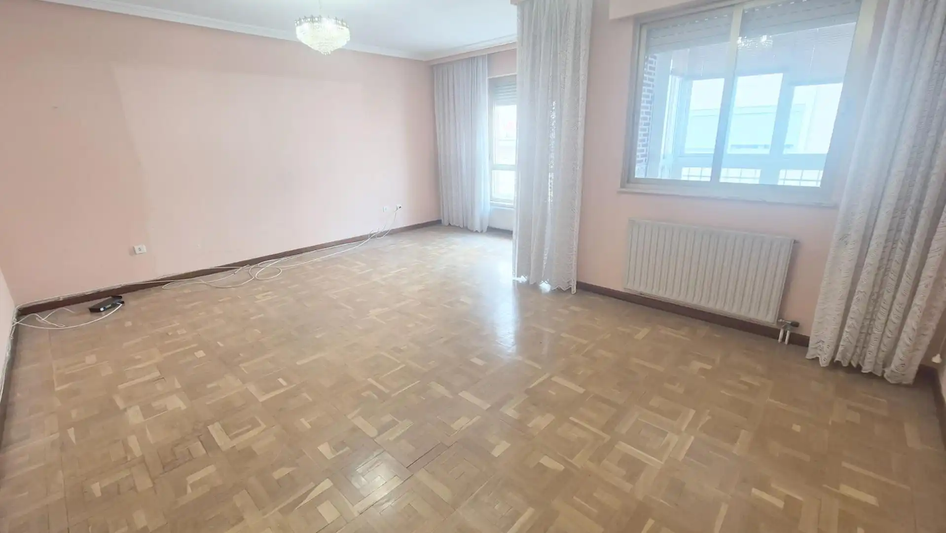 Sala d'estar de Pis en venda en Salamanca amb Calefacció