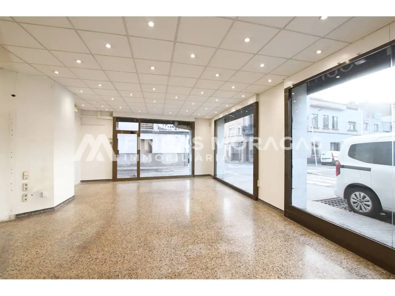 Local comercial en venta en Calle Cervantes