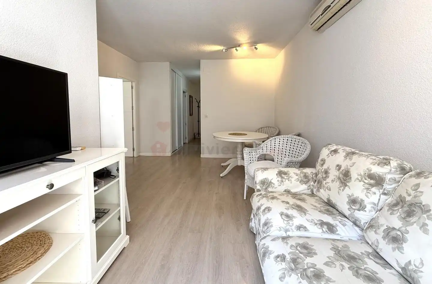 Sala d'estar de Apartament de lloguer en Madrid amb Aire condicionat, Calefacció i Moblat