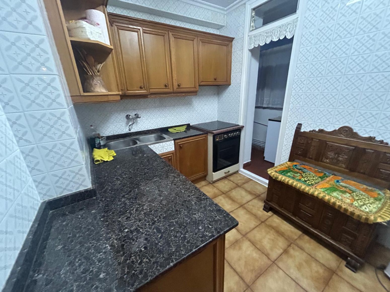 Cuina de Pis de lloguer en Torrelavega  amb Calefacció, Parquet i Moblat