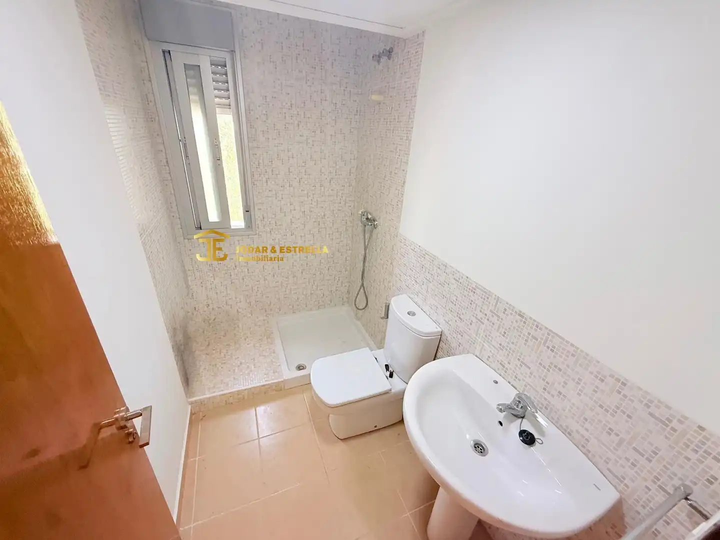 Badezimmer von Maisonette zum Verkauf in Lorca mit Klimaanlage, Heizung und Privatgarten