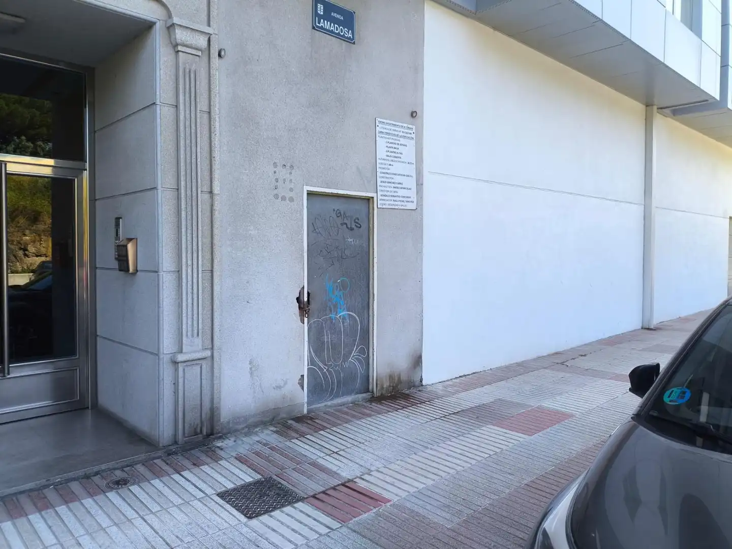 Business premises for sale in Avenida Lamadosa