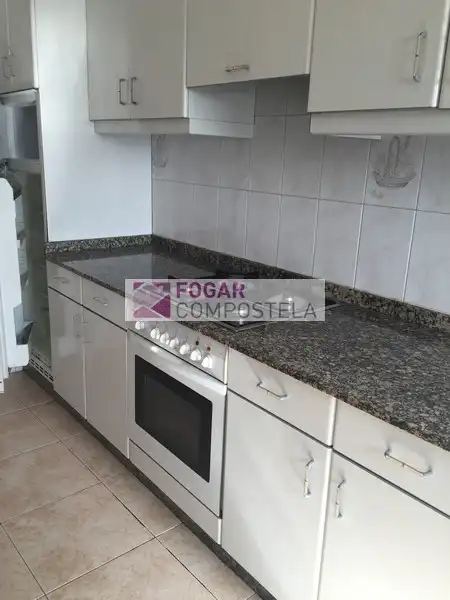Cuina de Pis de lloguer en Santiago de Compostela  amb Moblat