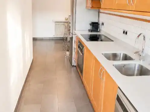 Cuina de Casa adosada en venda en Santa Eulàlia de Ronçana amb Aire condicionat, Terrassa i Piscina