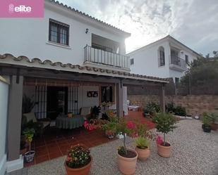 Garden of House or chalet for sale in El Bosque  with Air Conditioner, Heating and Private garden