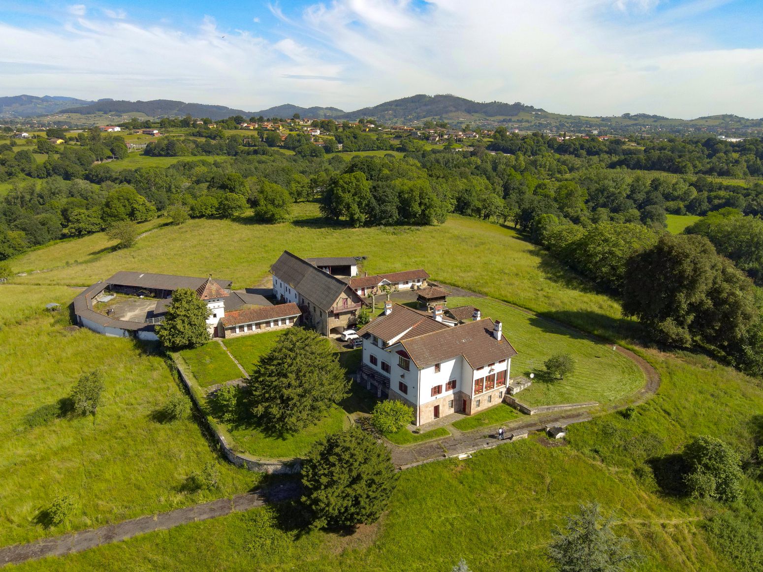 Casa o xalet en venda en Oviedo  amb Calefacció i Jardí privat