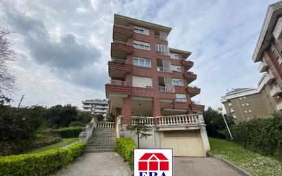 Exterior view of Flat for sale in Castro-Urdiales  with Terrace and Balcony