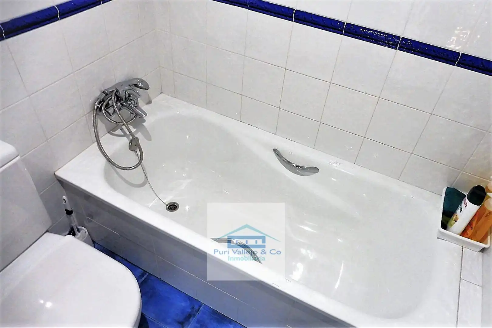 Bathroom of Detached homes for sale in Córdoba  with Air Conditioner, Heating and Terrace