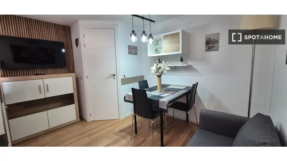Comedor de Estudio para compartir en Arona con Aire acondicionado, Terraza y Amueblado