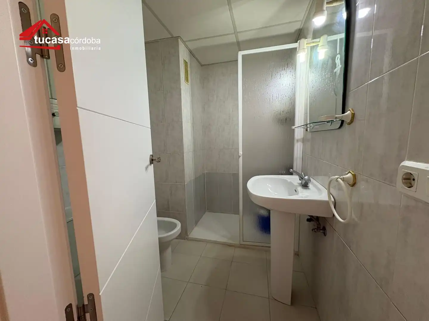 Bany de Pis en venda en Córdoba amb Aire condicionat i Terrassa
