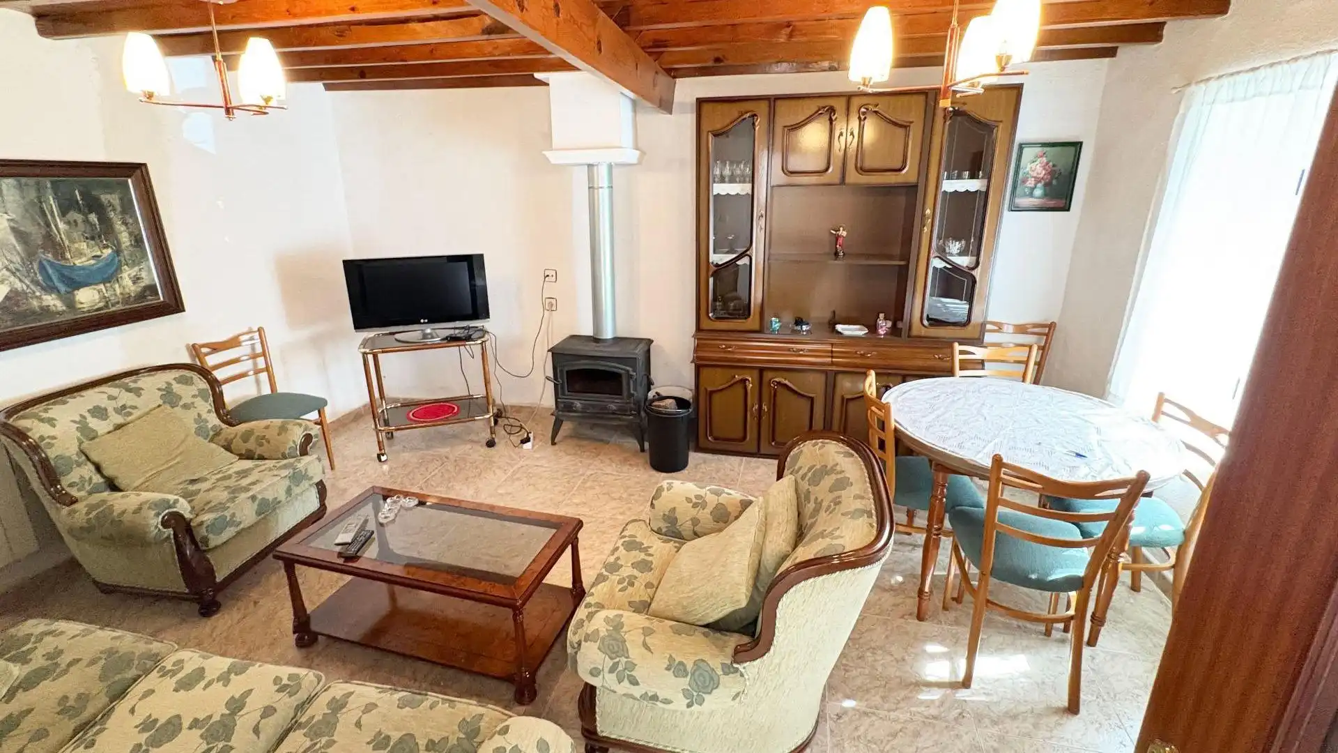 Sala d'estar de Casa o xalet en venda en Pedrosillo de los Aires amb Calefacció i Moblat