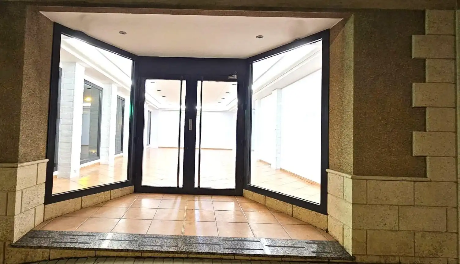 Local comercial en venda a El Ejido Ciudad
