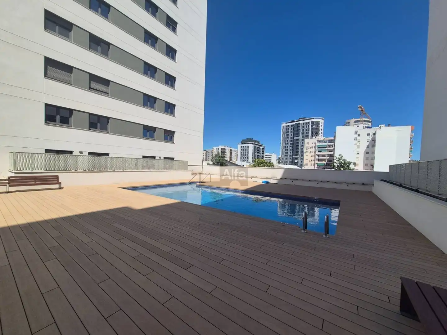 Piscina de Pis de lloguer en  Valencia Capital amb Aire condicionat, Terrassa i Forn