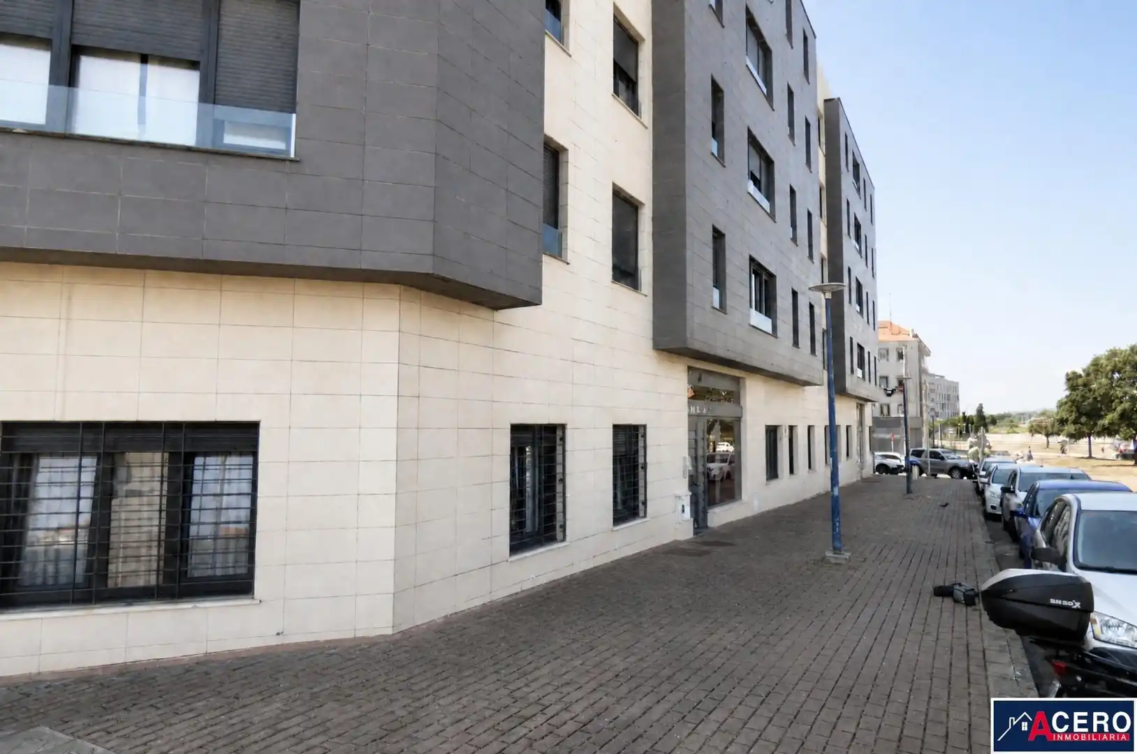 Außenansicht von Erdgeschoss zum Verkauf in Santander mit Terrasse und Möbliert