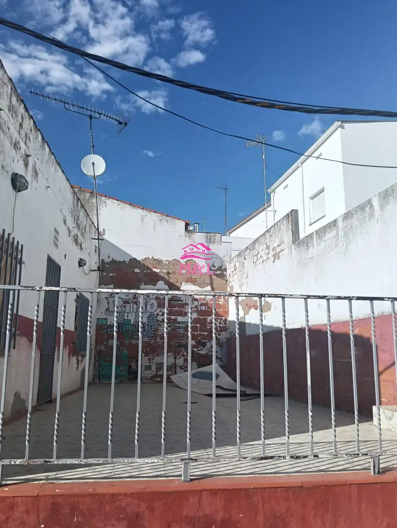 Außenansicht von Geschaftsraum zum Verkauf in Don Álvaro mit Terrasse