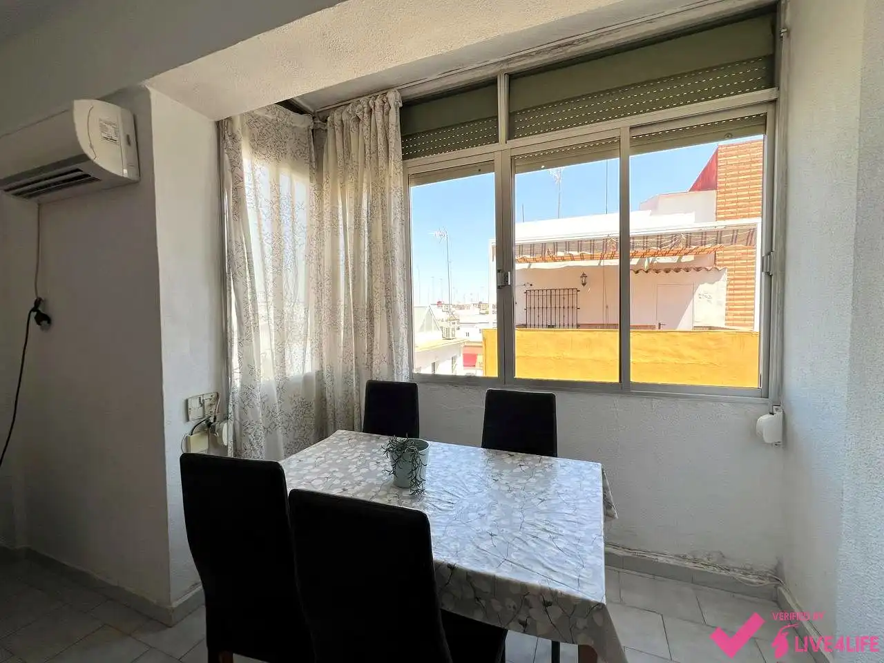 Dining room of Flat for share in Sevilla  with Air Conditioner, Heating and Furnished